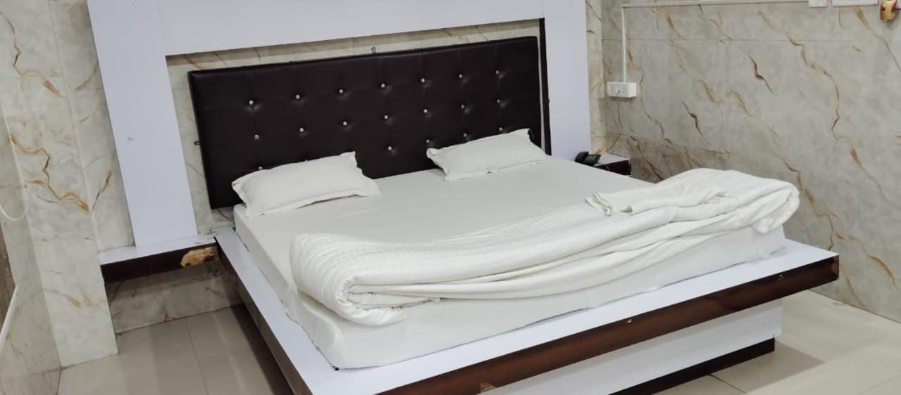 Hotel Shri Sai International, Sitamarhi Dumra Zewnętrze zdjęcie